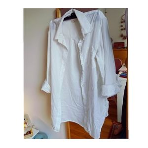 CLASSIC BUTTON DOWN SHIRT